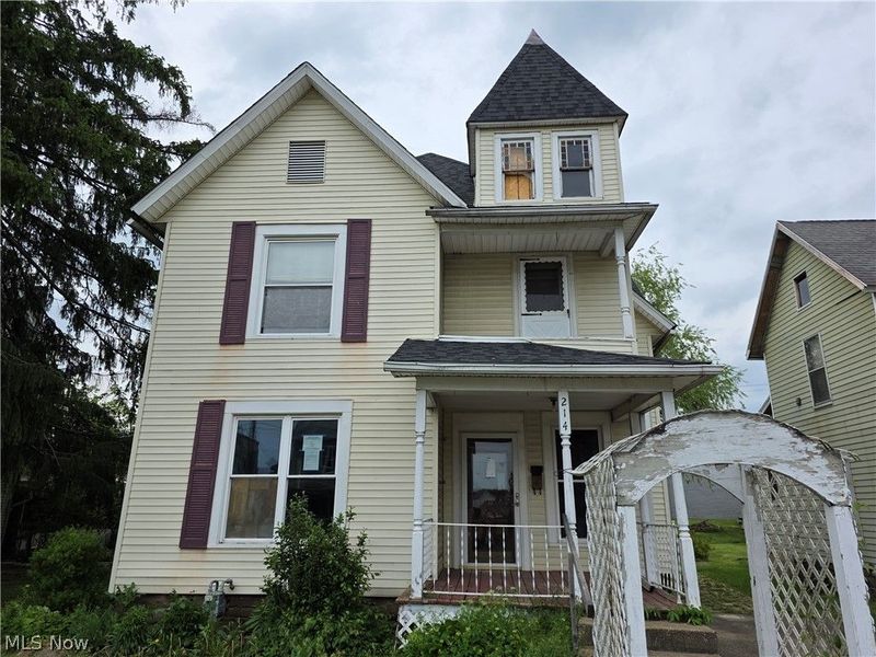 214 W Church Street, Newcomerstown, OH 43832 Photo 1
