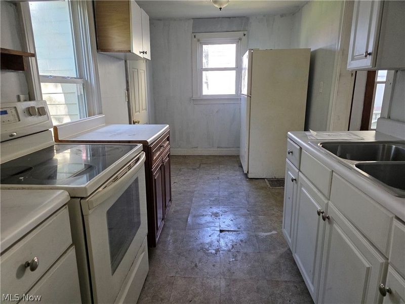 214 W Church Street, Newcomerstown, OH 43832 Photo 10