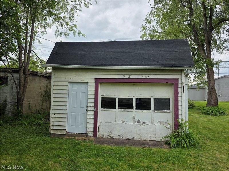 214 W Church Street, Newcomerstown, OH 43832 Photo 4