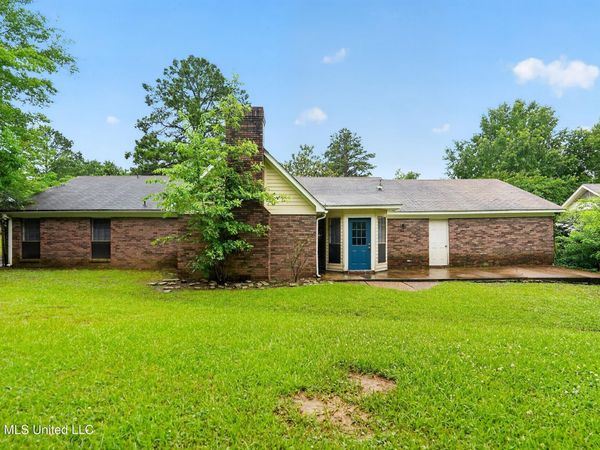 2050 Gateway Drive, Ridgeland, MS 39157