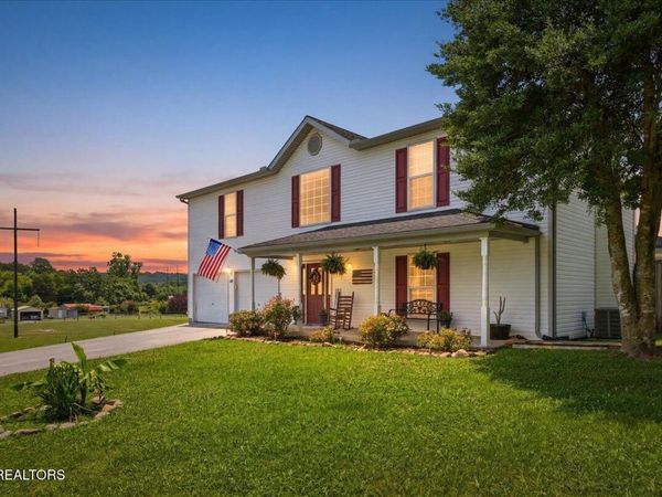 146 Crescent Lane, Jacksboro, TN 37757
