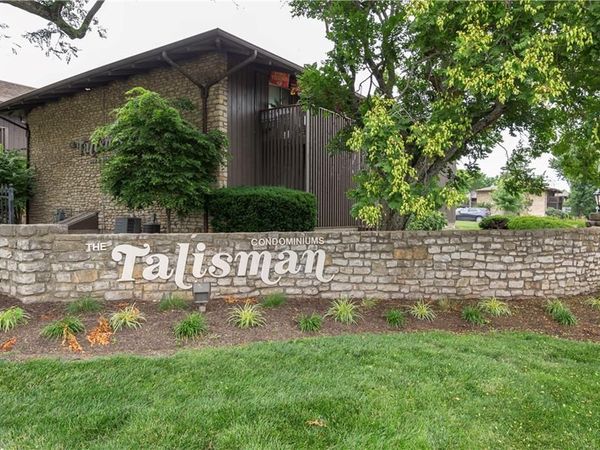 425 W 104th Street, Unit D, Kansas City, MO 64114