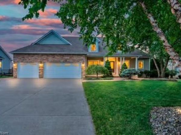 3223 Evelynton Place E, Stow, OH 44224