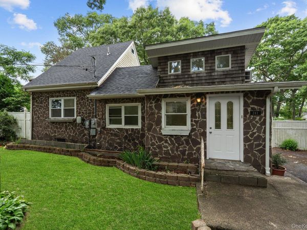 241 Pawnee Avenue , Mastic, NY 11950