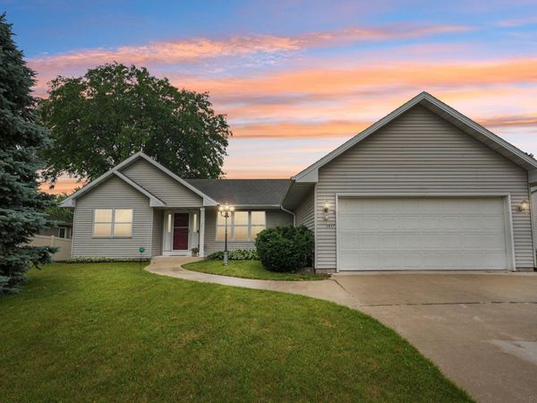 2837 Willard Ln, Waukesha, WI 53188