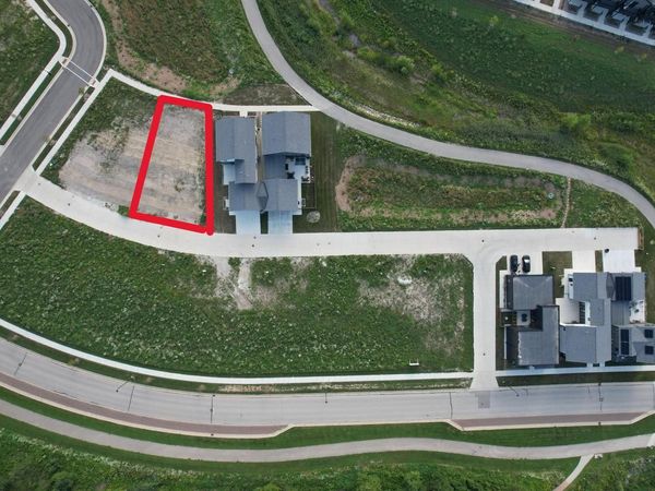9411 S CYPRESS PLACE, Oak Creek, WI 53154