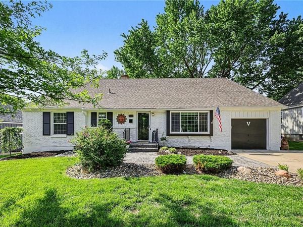 7207 W 71st Terrace, Overland Park, KS 66204