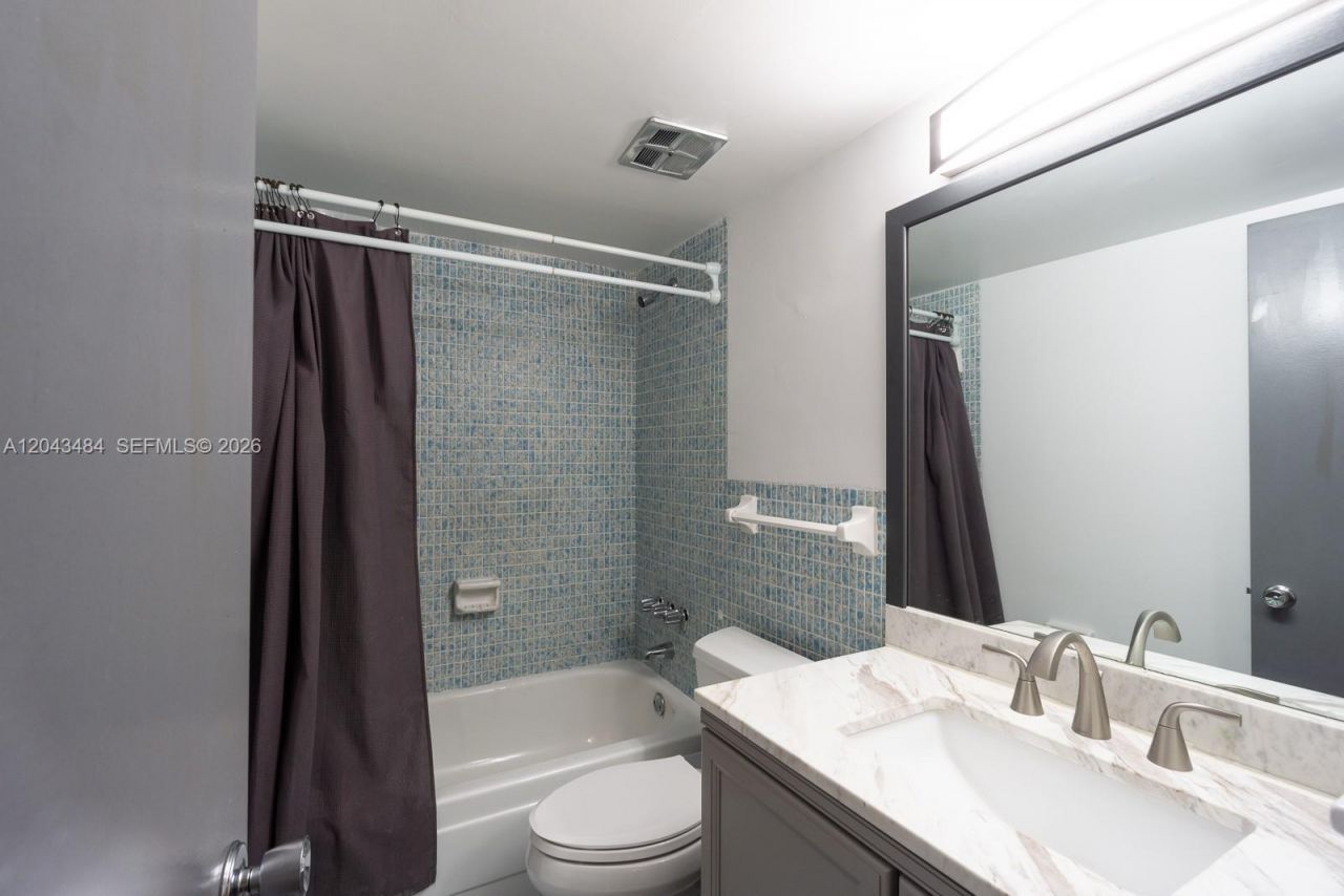 1205 Mariposa Ave , Unit 428, Coral Gables, FL 33146 Photo