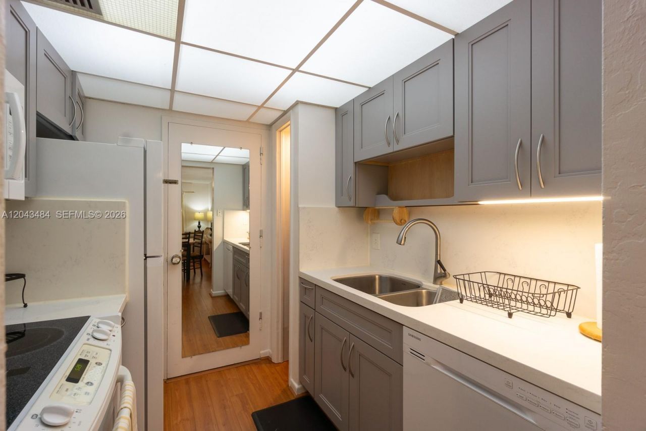 1205 Mariposa Ave , Unit 428, Coral Gables, FL 33146 Photo