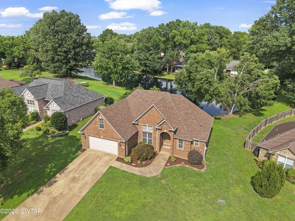 52 Edgewater Cove, Jackson, TN 38305
