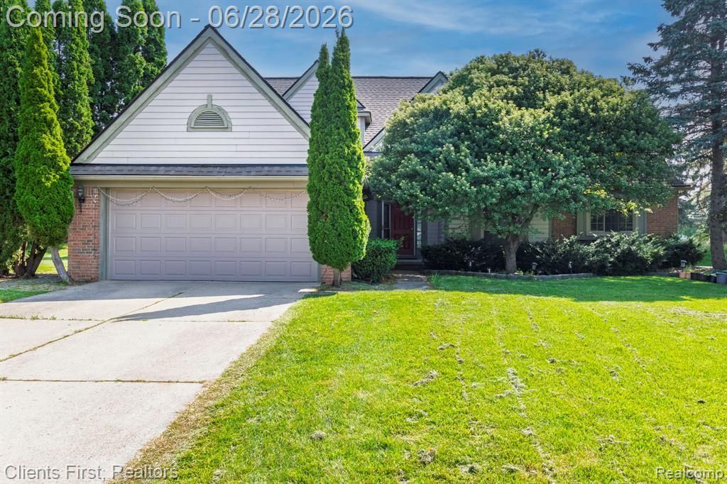 39478 Squire Road, Novi, MI 48375 Main Photo