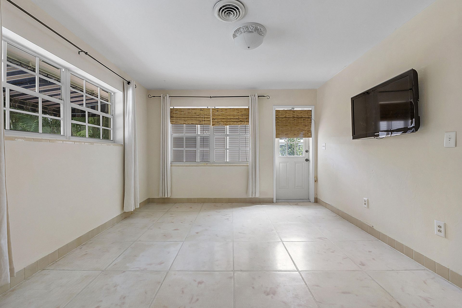 700 NE 26th Avenue, Pompano Beach, FL 33062 Photo