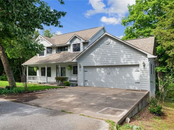 22 Table Rock Drive , Holiday Island, AR 72631