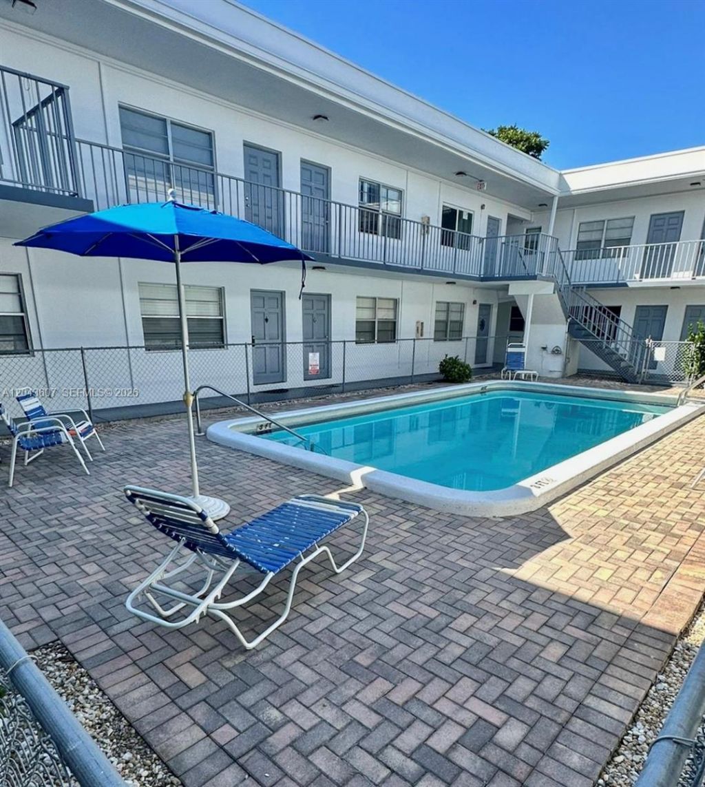 30 SE 4th Ave , Unit 206, Hallandale Beach, FL 33009 Photo