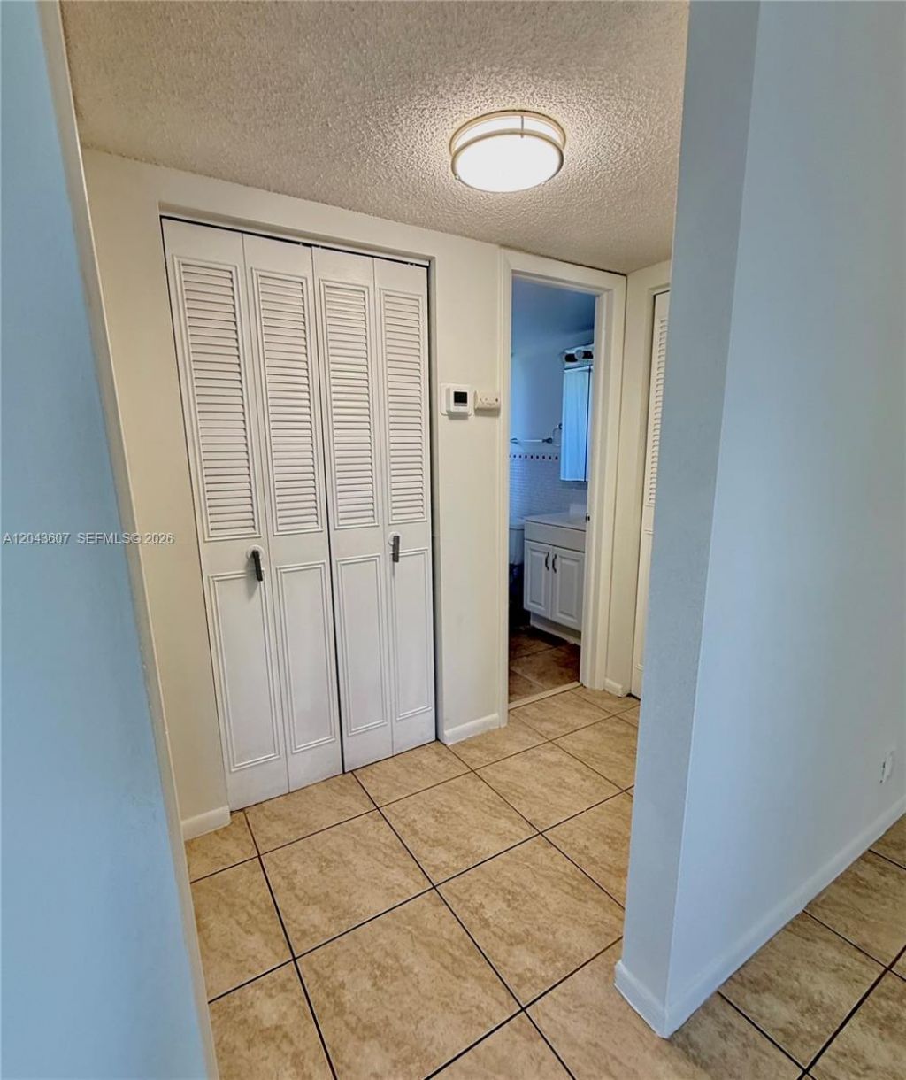 30 SE 4th Ave , Unit 206, Hallandale Beach, FL 33009 Photo
