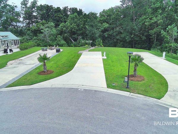 12483 Gateway Drive, Elberta, AL 36530