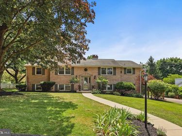 1390 ARLINGTON ROAD, YORK, PA 17403