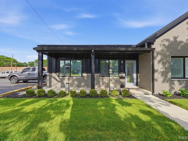 2535 Biddle Avenue, Wyandotte, MI 48192