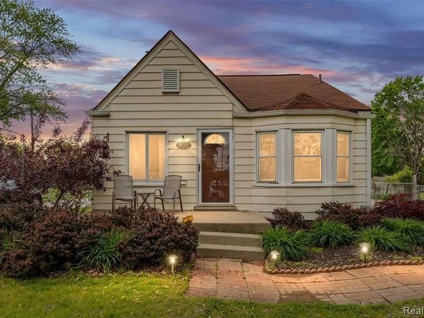 8181 Vermont Avenue, Warren, MI 48093