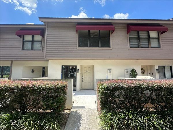 717 OAK PARK PLACE , BRANDON, FL 33511
