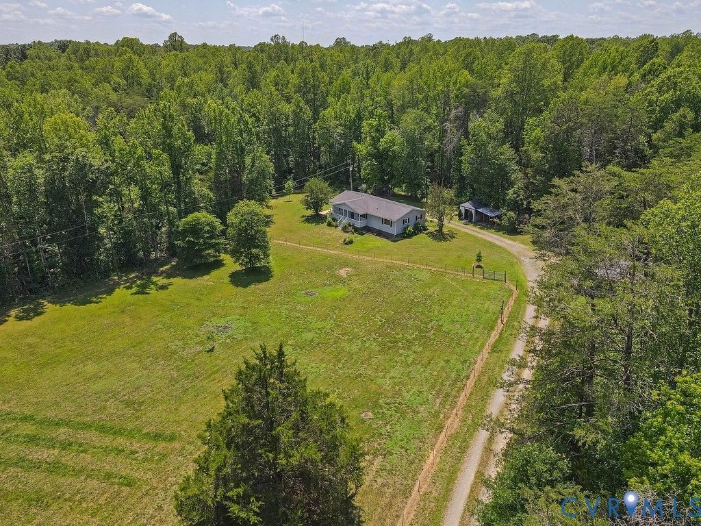 4710 E Grey Fox Circle, Gum Spring, VA 23065 Main Photo