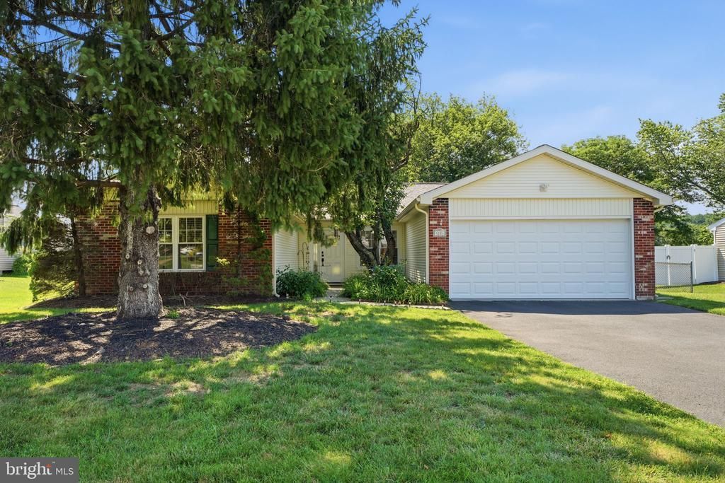 22 DELAWARE COURT , NEWTOWN, PA 18940