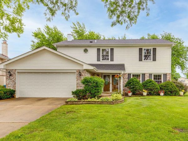 815 Claridge Court, Schaumburg, IL 60193