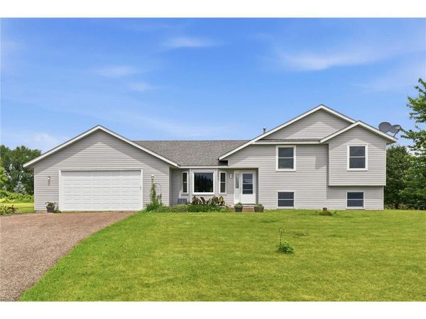 682 Old Hopkins Place, Hudson, WI 54016