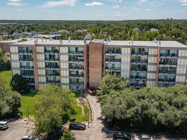 6010 Oakwood Drive , Unit 6H, Lisle, IL 60532