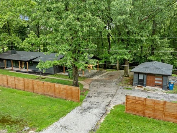 1286 S Curtis Avenue, Pea Ridge, AR 72751