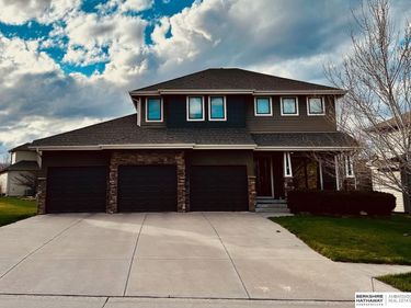 1006 S 197th Circle, Elkhorn, NE 68022