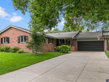 6315 Sumner Street, Lincoln, NE 68506