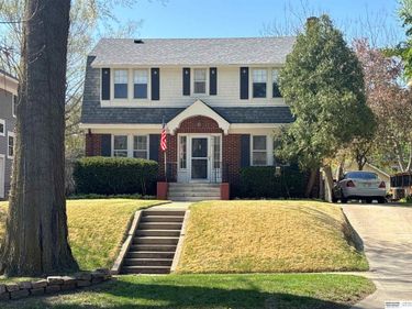 5017 Western Avenue, Omaha, NE 68132