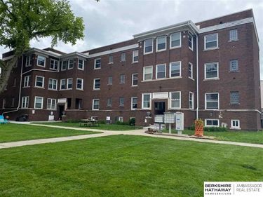 2315 Harney Street, Unit 203, Omaha, NE 68102