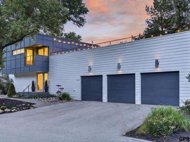 13484 Ogden Plaza Circle, Omaha, NE 68164