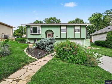 4835 S 102nd Street, Omaha, NE 68127