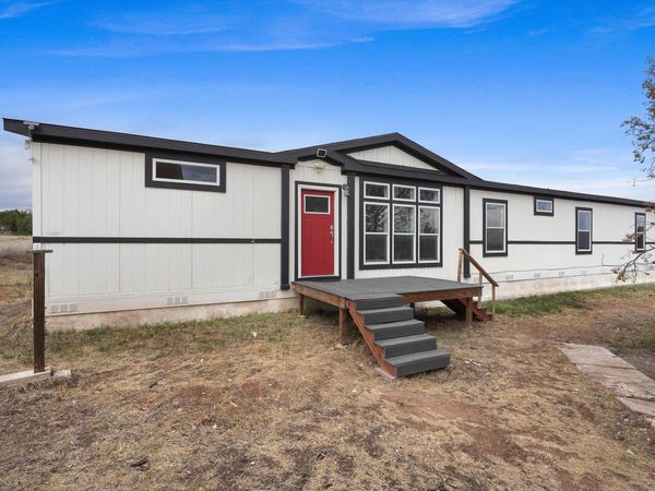 3992 W Martinez Road, Edgewood, NM 87015