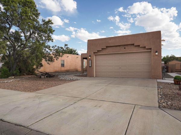 7701 Calle Meseta NE, Albuquerque, NM 87113