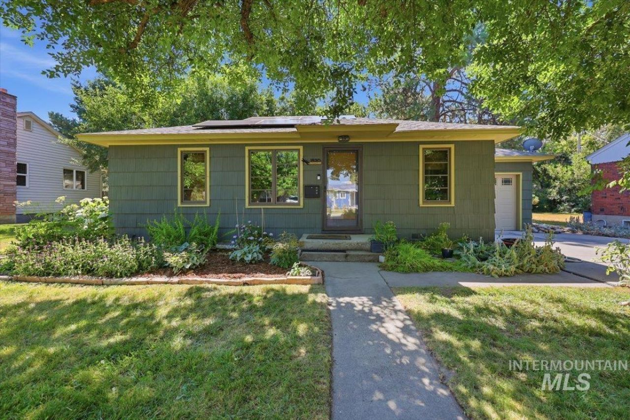 1520 S Chrisway Dr, Boise, ID 83706 Main Photo