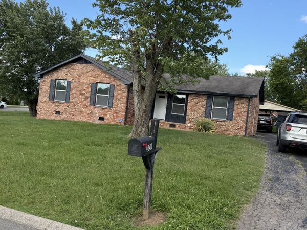 120 Overlook Dr , Hendersonville, TN 37075