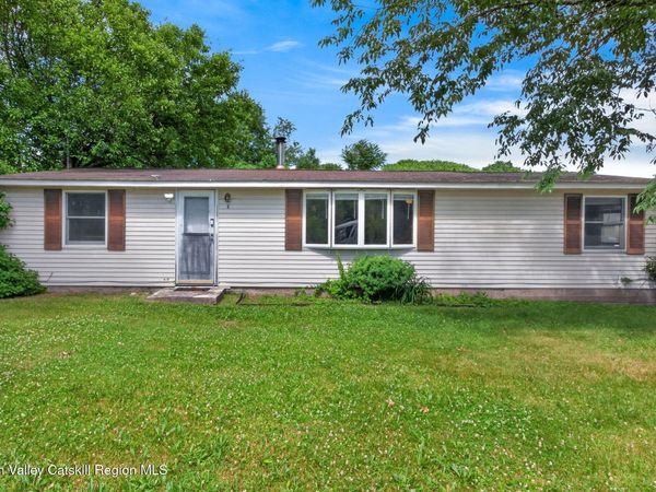 1 Center Road, Mt. Marion, NY 12456