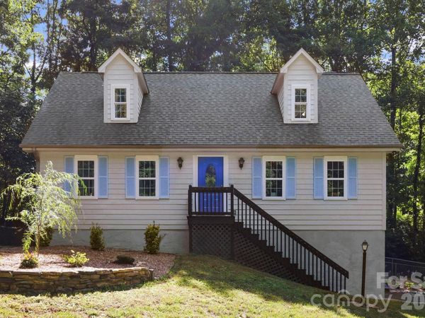 209 Mint Way, Flat Rock, NC 28731