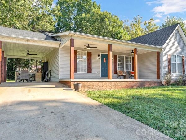 3889 Colt Court , Lenoir, NC 28645