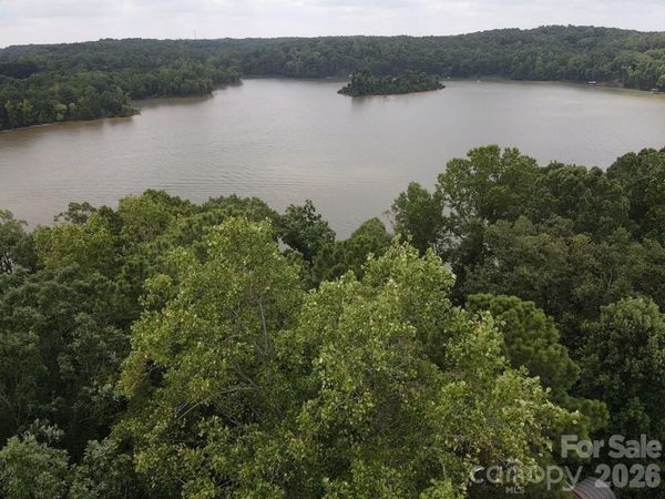 3235 Lake Pointe Drive , Belmont, NC 28012