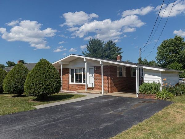 180 SUNSET DR, DAYTON, VA 22821