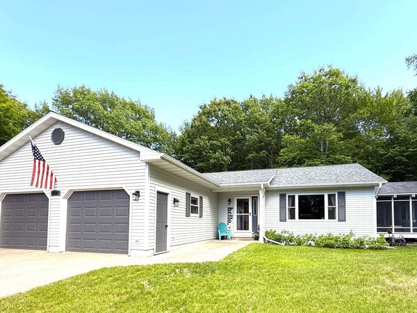 2107 Spruce Lane, Houghton, MI 49931