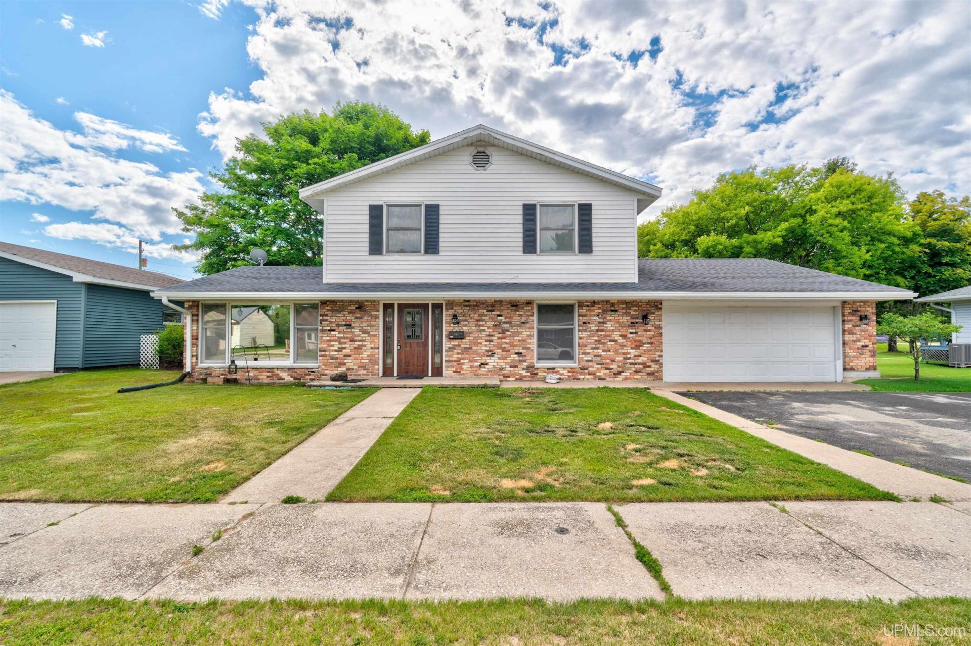 141 New Delta Avenue, Manistique, MI 49854 Main Photo