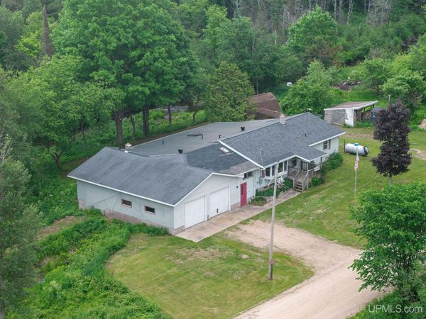 N8766 S Peter White Road, Onota Twp, MI 49822