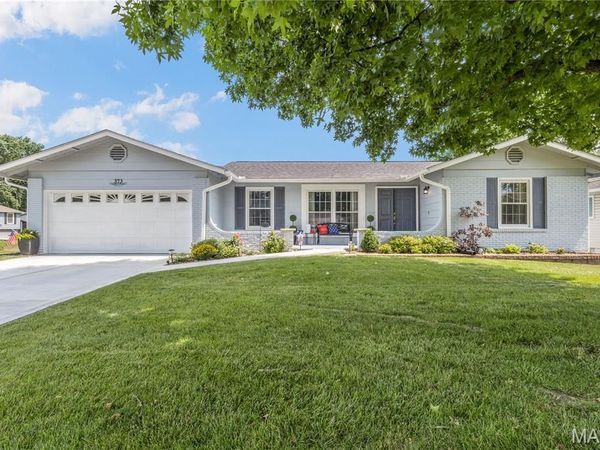 373 Sorrento Drive, Ballwin, MO 63021