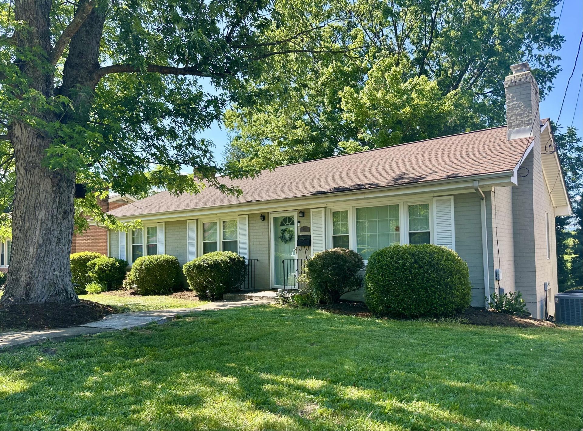2869 Northview Dr Sw, Roanoke, VA 24015 Main Photo